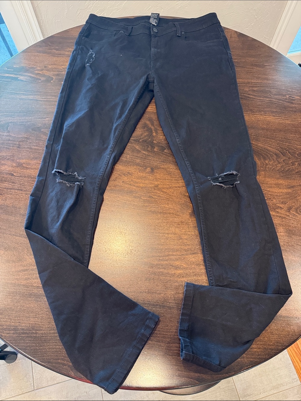 Men's Black Distressed Jeans 36x36